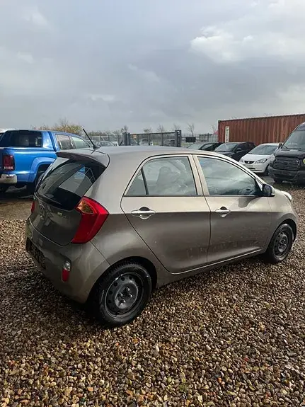 Kia Picanto 2011 photo 3