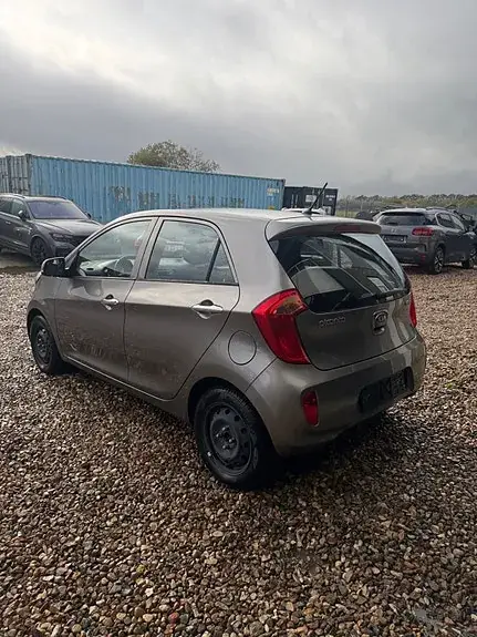 Kia Picanto 2011 photo 4