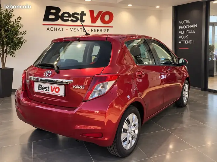 Toyota Yaris 2013 photo 3
