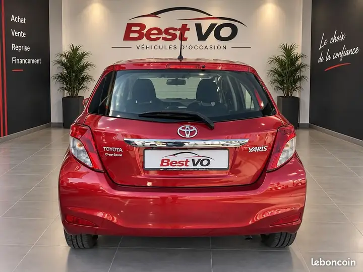 Toyota Yaris 2013 photo 5