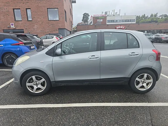 Toyota Yaris 2006 photo 3