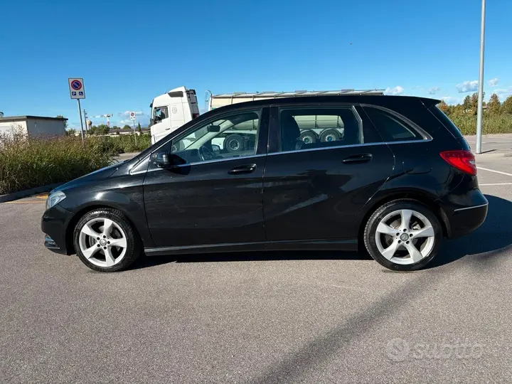 Mercedes-Benz B-Class 2013 photo 3