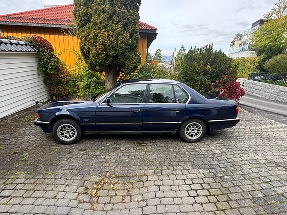 BMW 735I