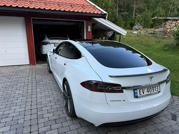 Tesla Model S 2018 photo 2