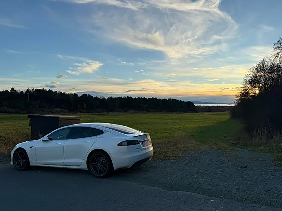 Tesla Model S 2018 photo 3