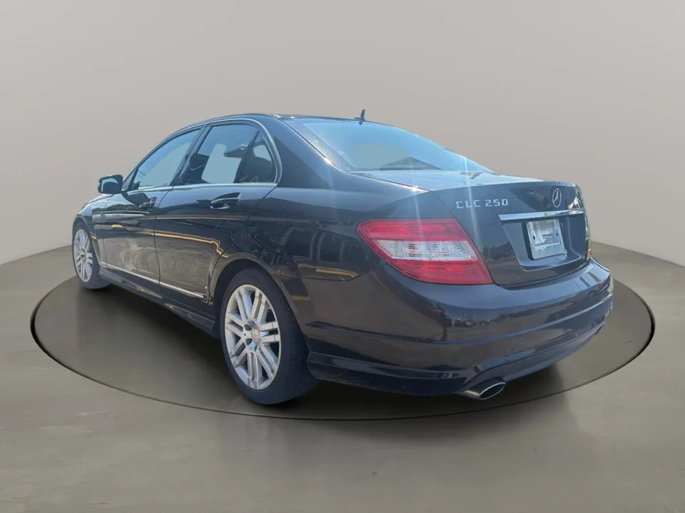Mercedes-Benz C-Class 2011 photo 3