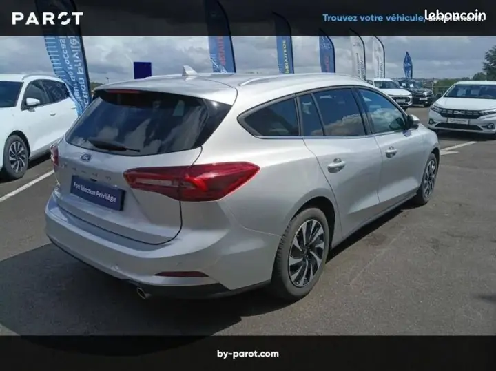 Ford Focus 2025 photo 2