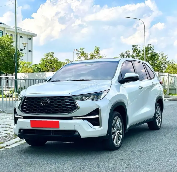 Toyota Innova Cross photo 4