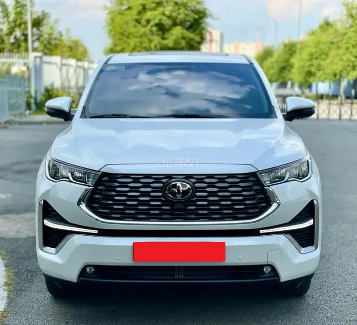 Toyota Innova Cross