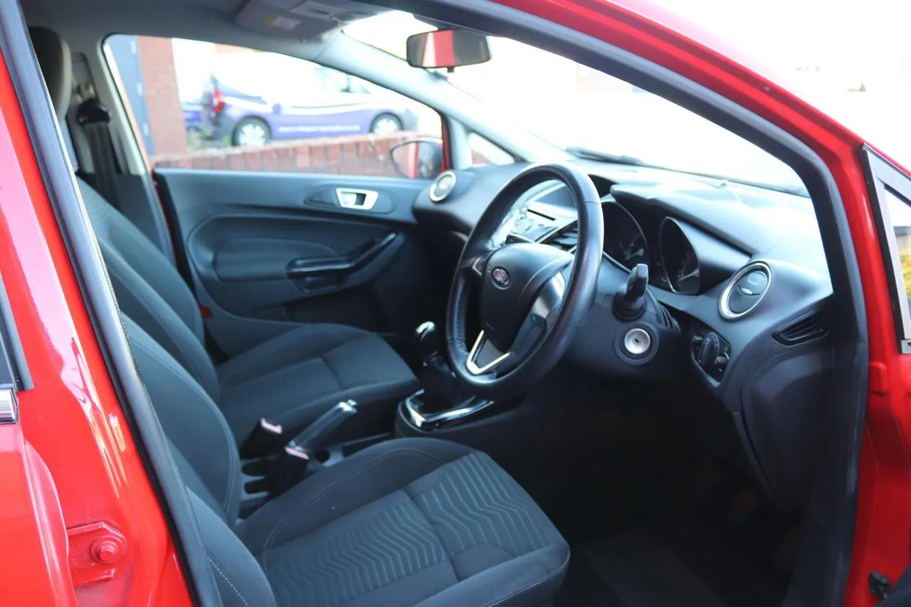Ford Fiesta 2016 photo 3
