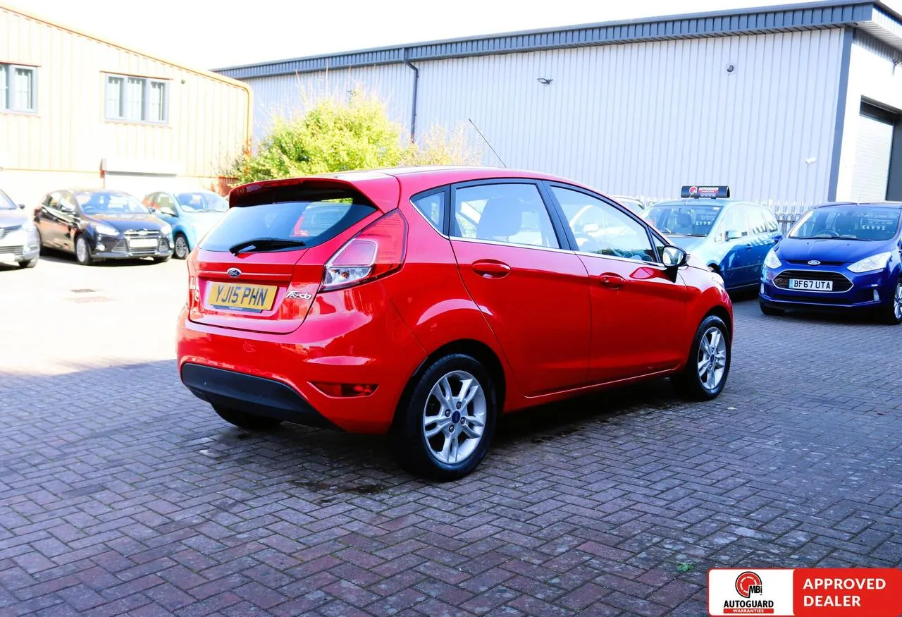 Ford Fiesta 2016 photo 2