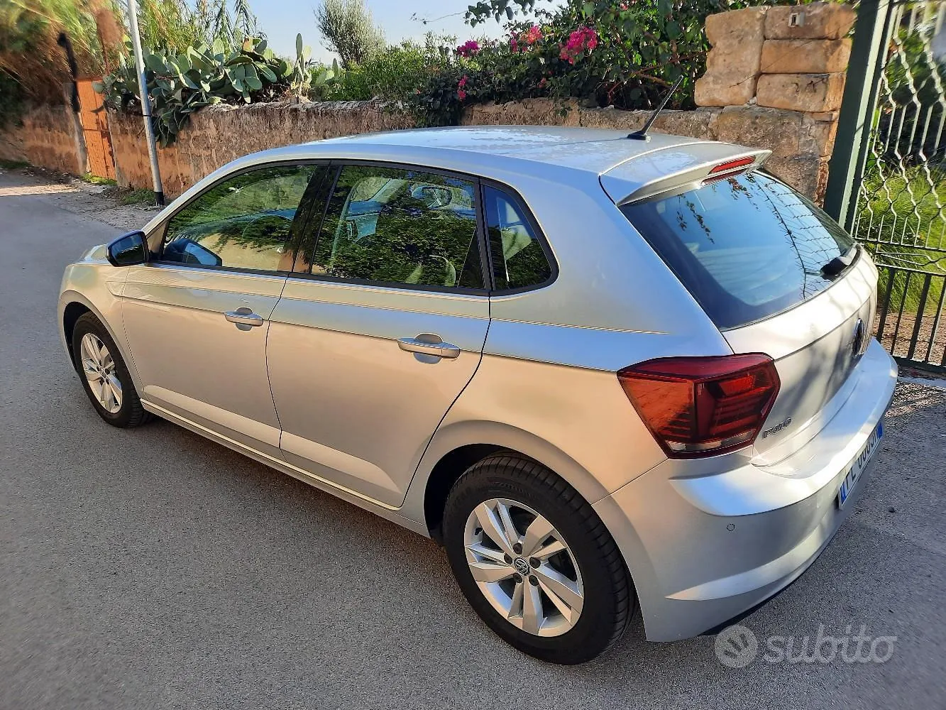 Volkswagen Polo 2017 photo 2