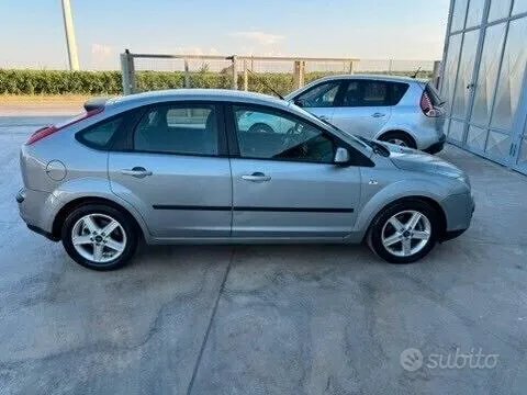 Ford Focus 2006 photo 2