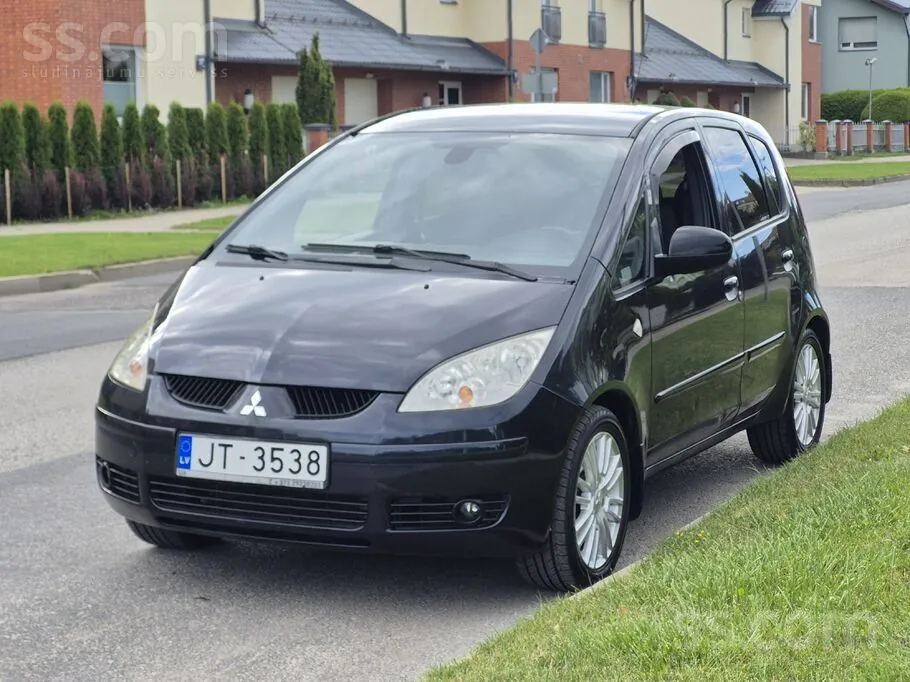 Mitsubishi Colt 2011 photo 3
