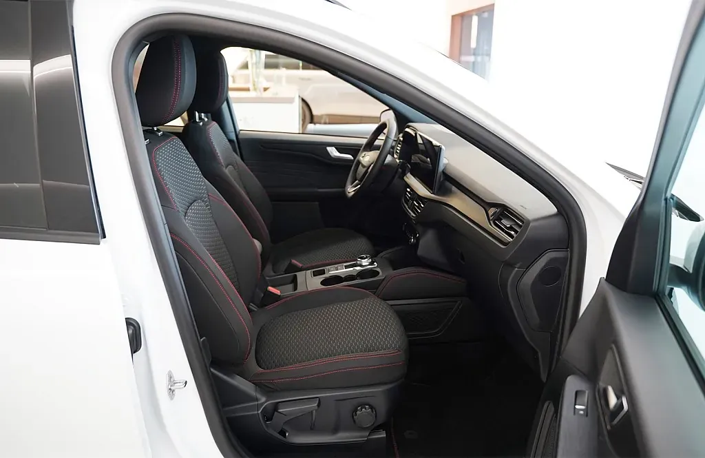 Ford Kuga 2025 photo 3