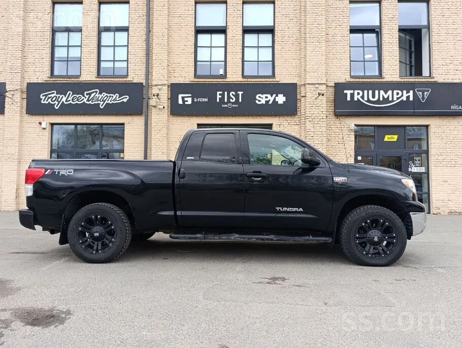 Toyota Tundra 2010 photo 3