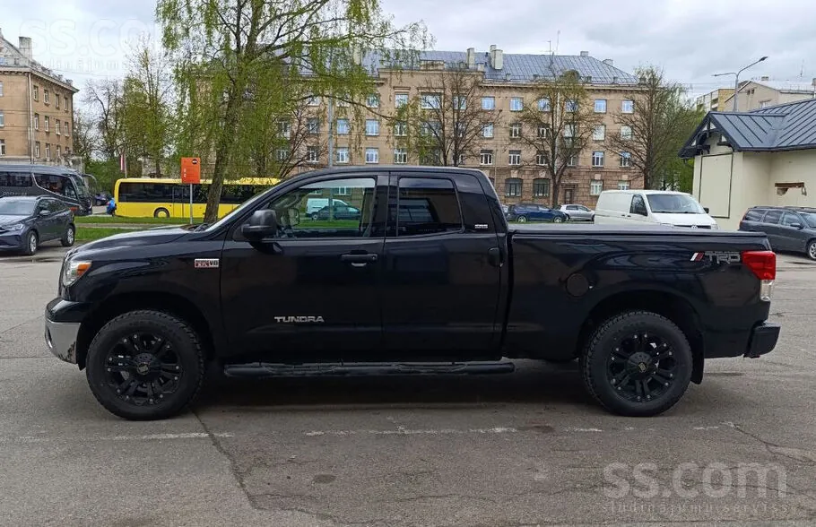 Toyota Tundra 2010 photo 4