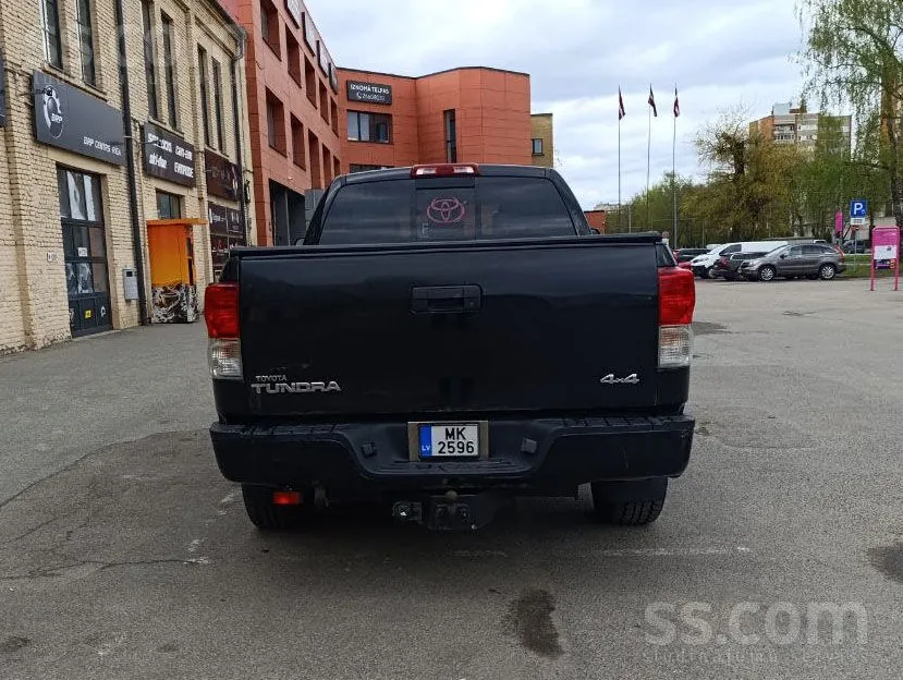 Toyota Tundra 2010 photo 5