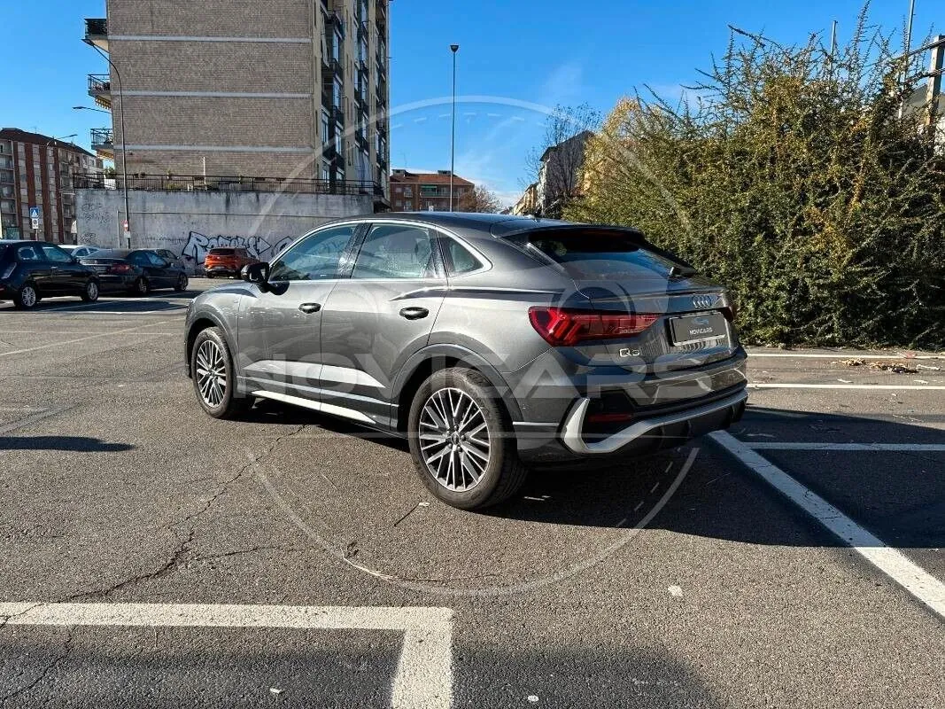 Audi Q3 2022 photo 3