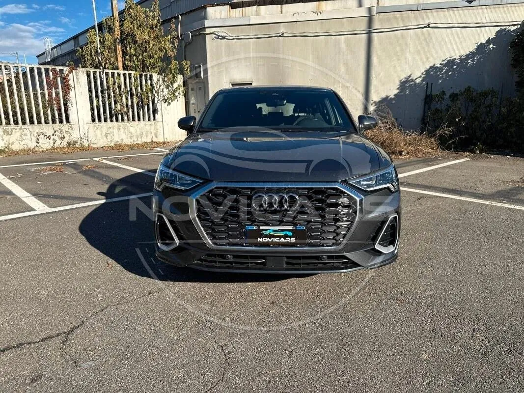 Audi Q3 2022 photo 2