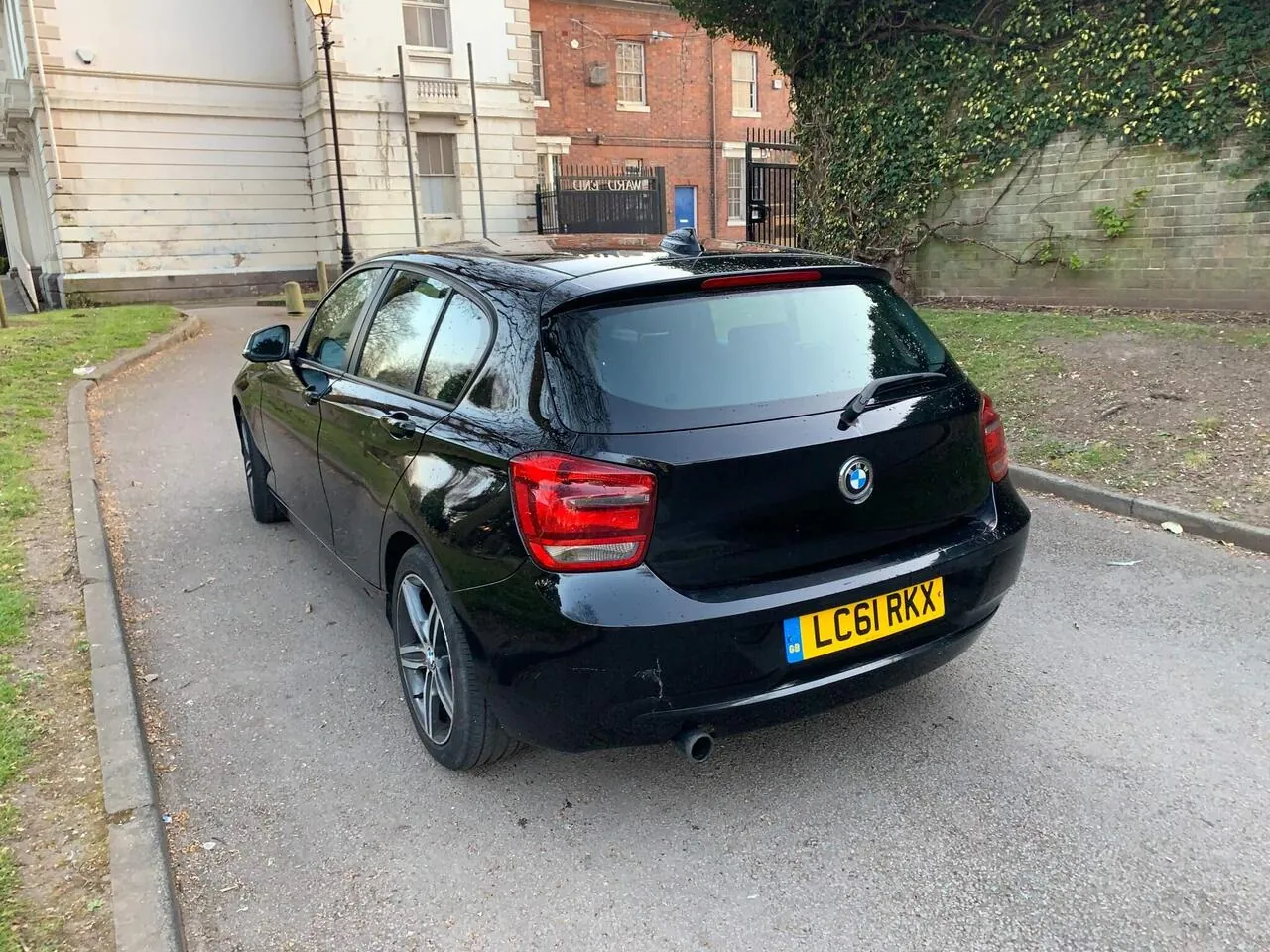 BMW 1 Series 2011 photo 2