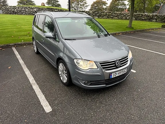 Volkswagen Touran 2008 photo 2