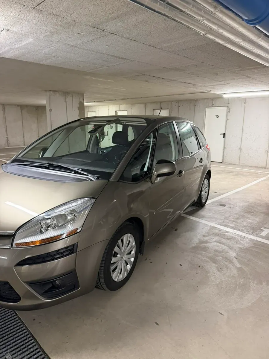 Citroen C4 Picasso 2010 photo 3