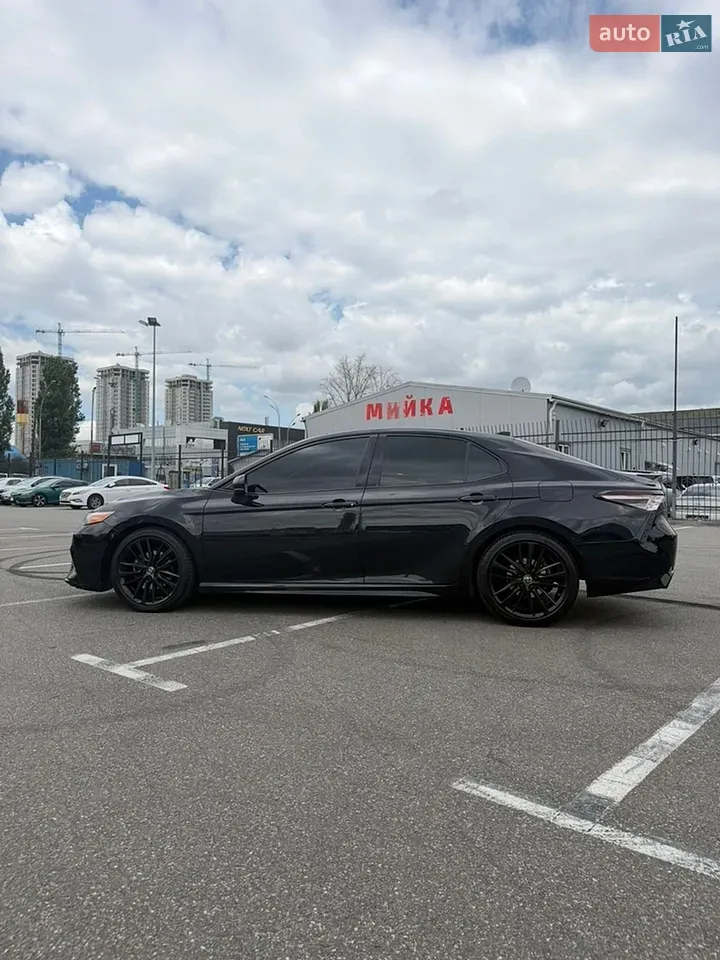 Toyota Camry 2017 photo 2