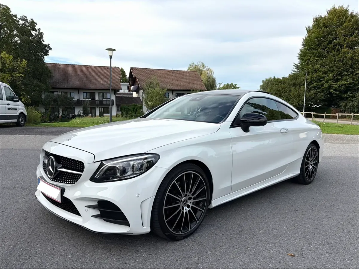 Mercedes-Benz C-Class 2019 photo 2