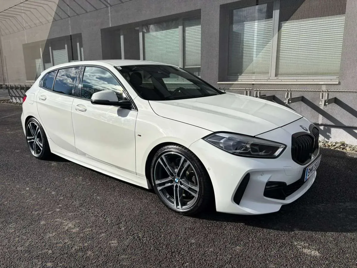 BMW 1 Series 2019 photo 2
