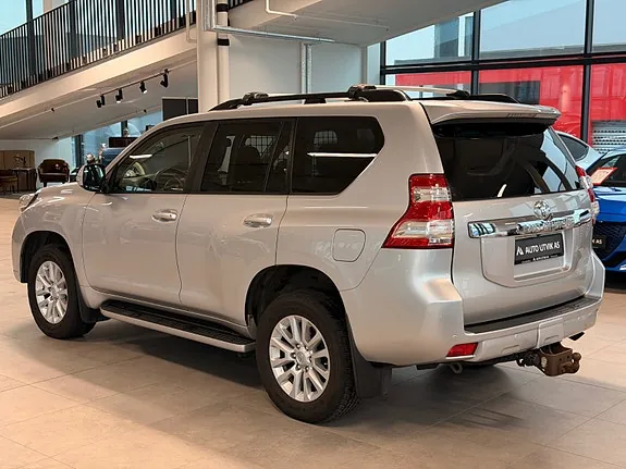 Toyota Land Cruiser 2015 photo 2