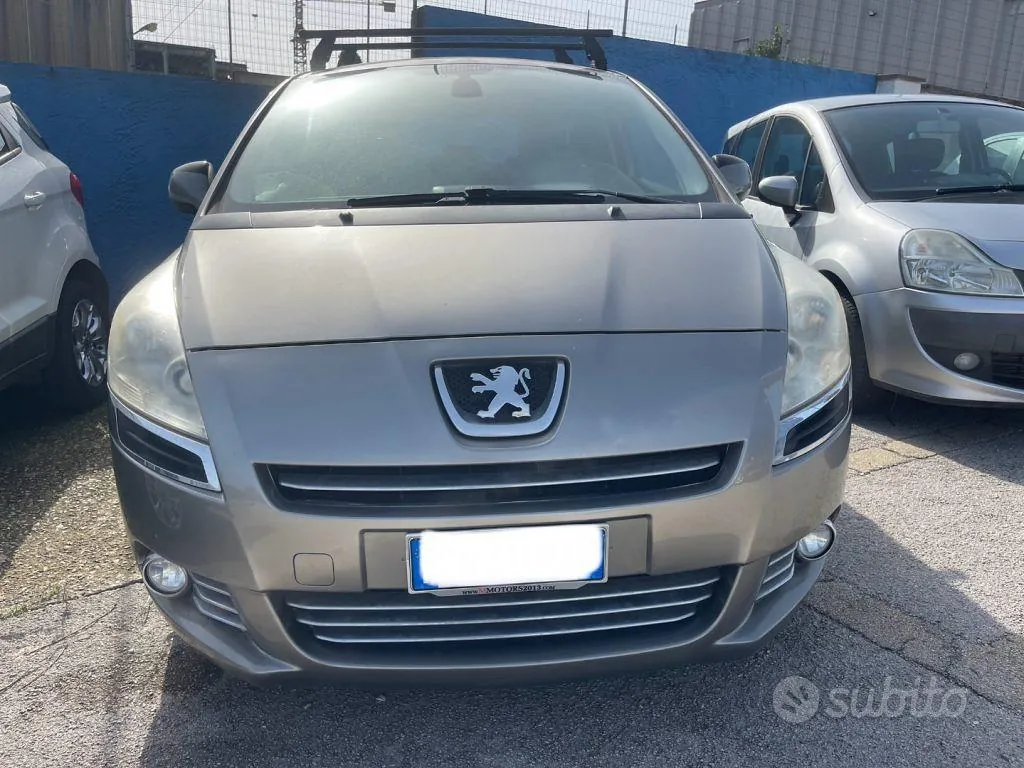 Peugeot 5008 2011 photo 2