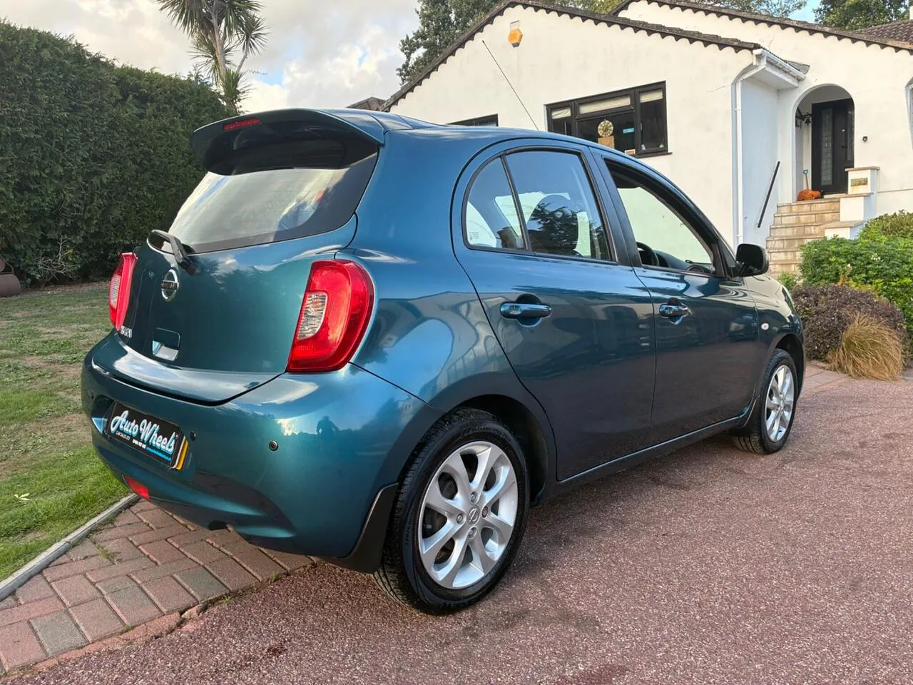 Nissan Micra 2013 photo 3