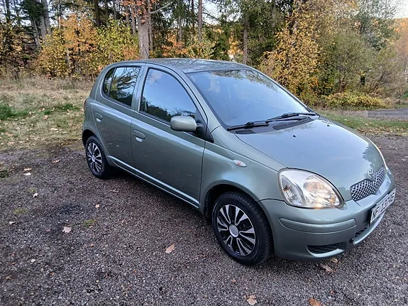 Toyota Yaris 2004 photo 2