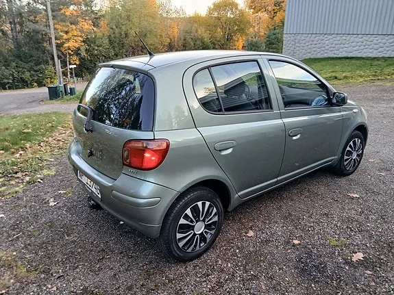 Toyota Yaris 2004 photo 3