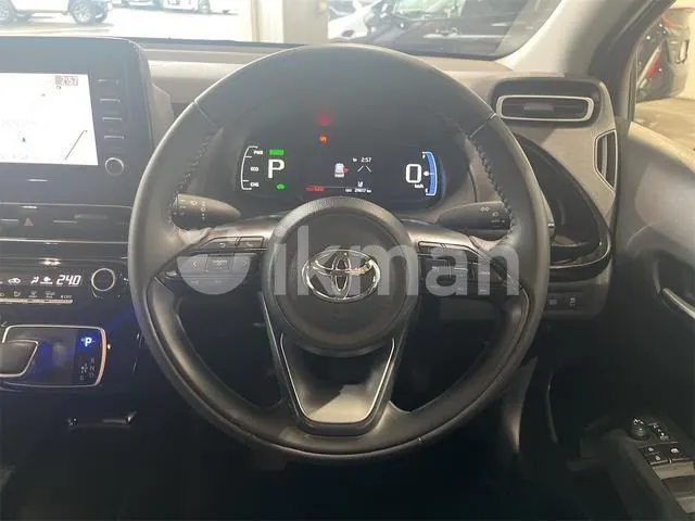 Toyota Aqua 2025 photo 5