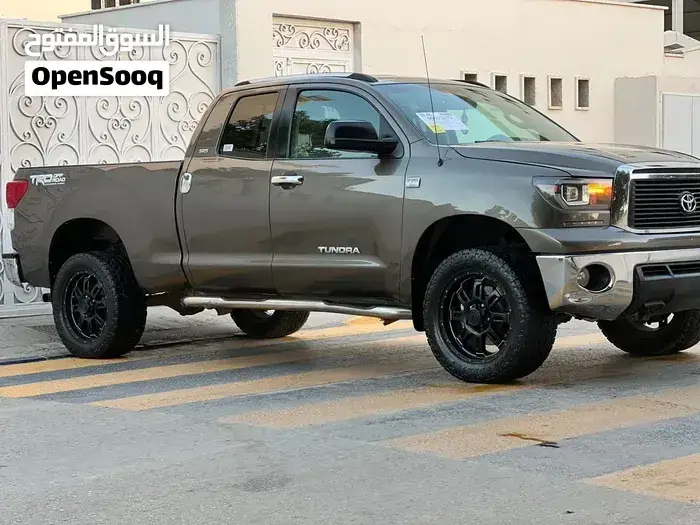 Toyota Tundra 2012 photo 2