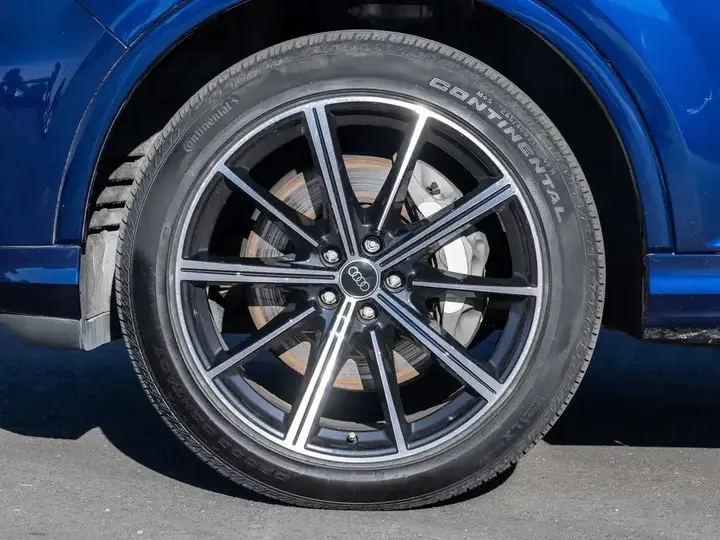 Audi Q7 2023 photo 4
