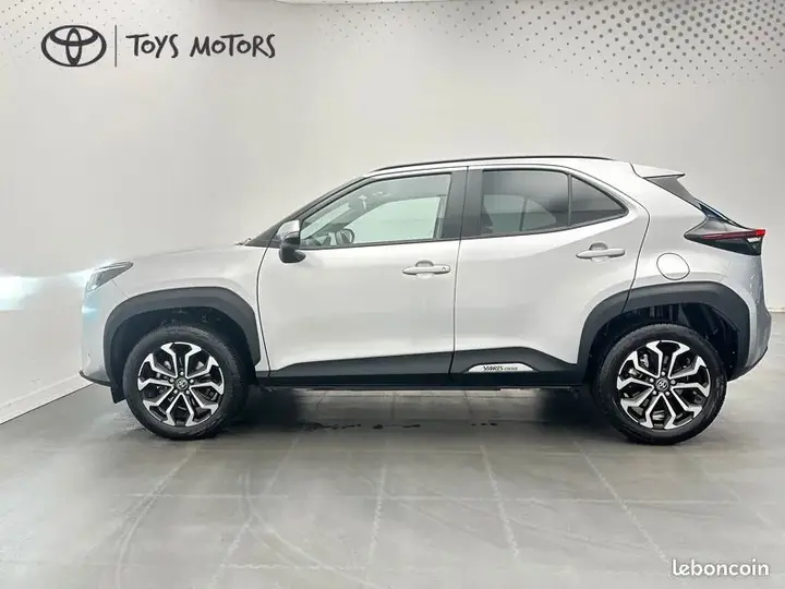 Toyota Yaris Cross 2025 photo 2