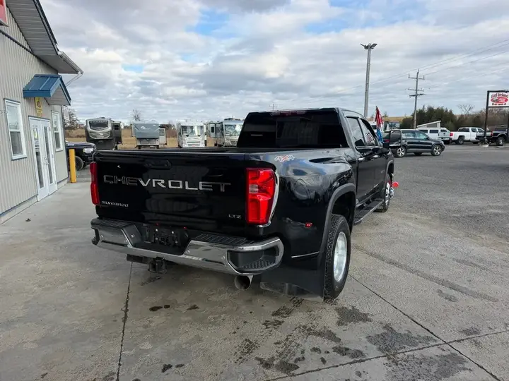Chevrolet Silverado 3500Hd 2024 photo 2