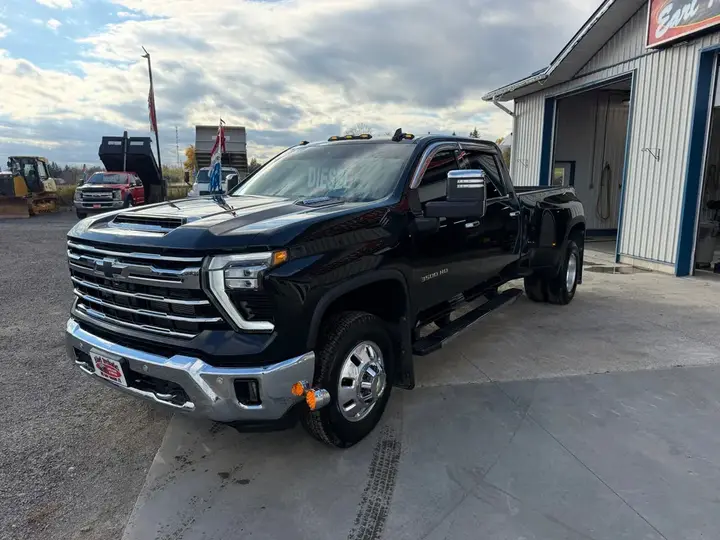 Chevrolet Silverado 3500Hd 2024 photo 4