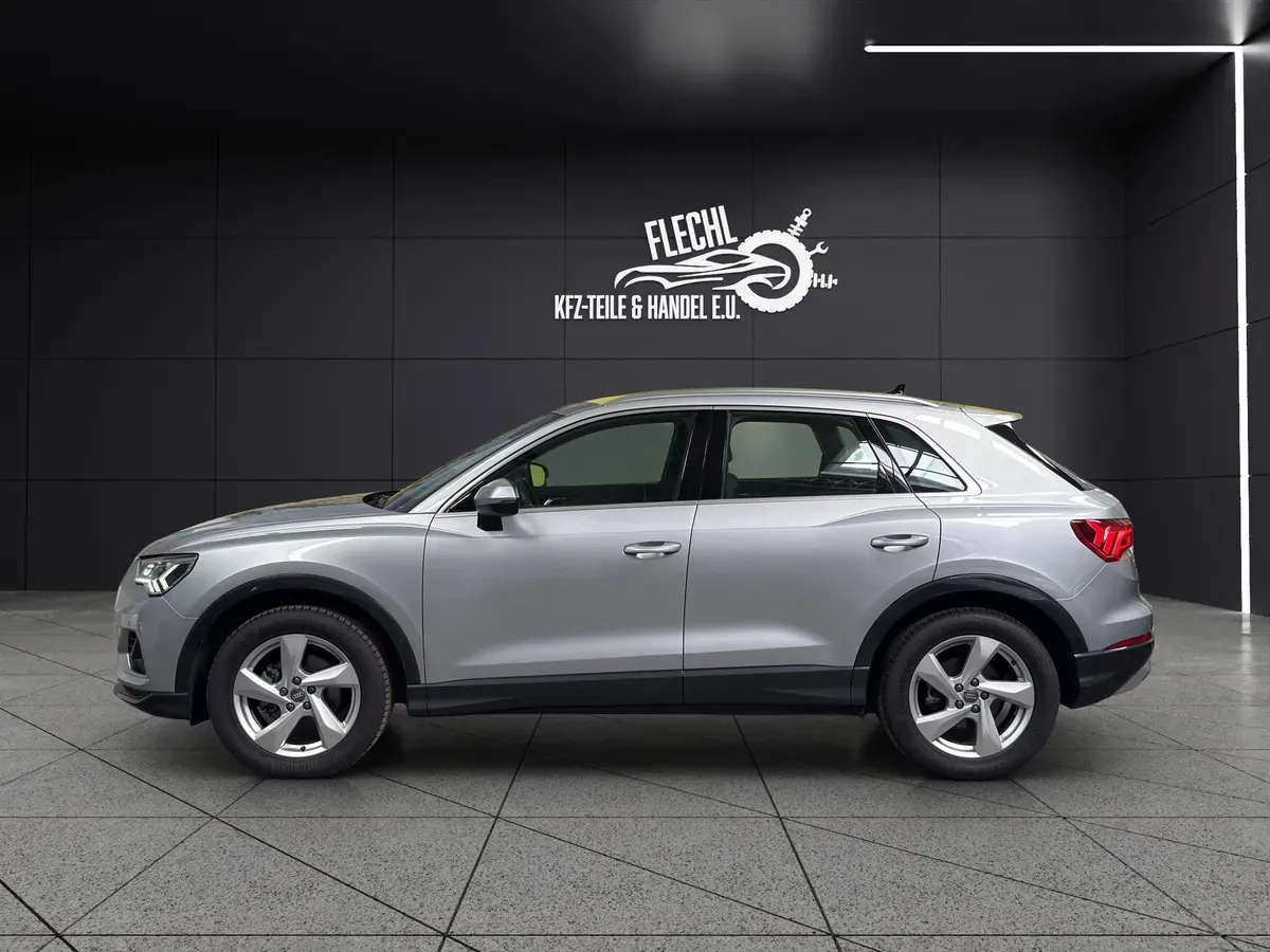 Audi Q3 2019 photo 3