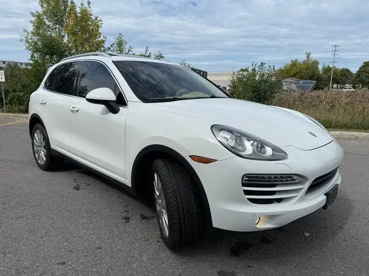 Porsche Cayenne 2012 photo 3