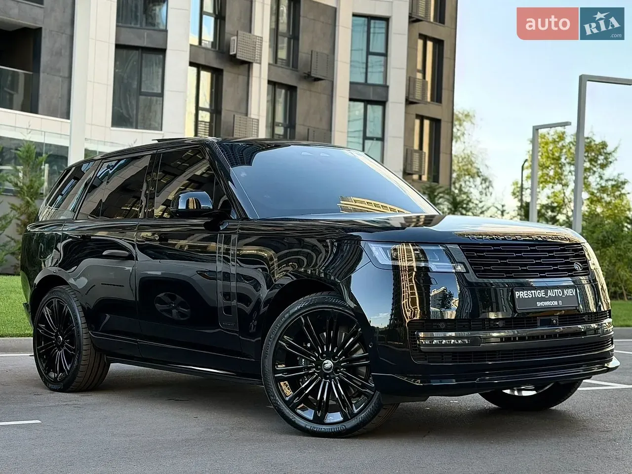 Land Rover Range Rover 2024 photo 2