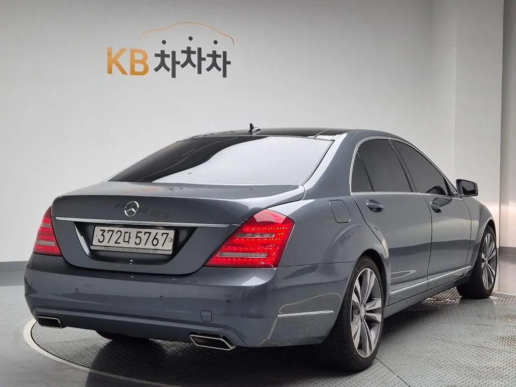 Mercedes-Benz S-Class 2010 photo 3
