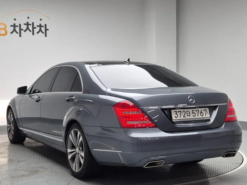Mercedes-Benz S-Class 2010 photo 2