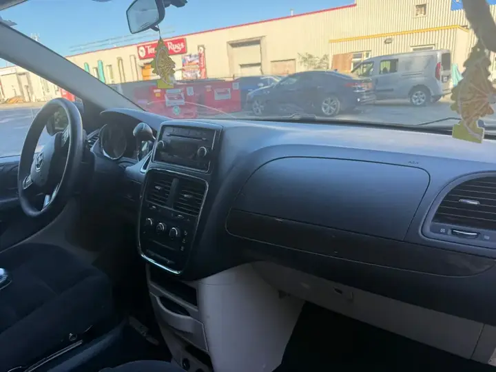 Dodge Grand Caravan 2015 photo 5