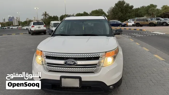 Ford Explorer 2012 photo 2