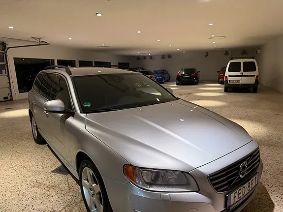 Volvo V70 2014 photo 2