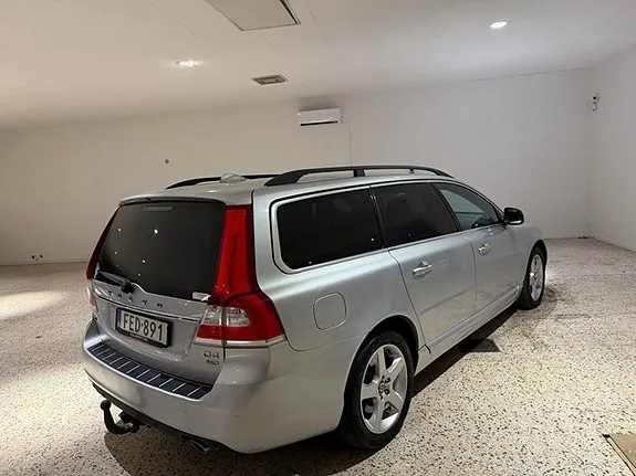 Volvo V70 2014 photo 3